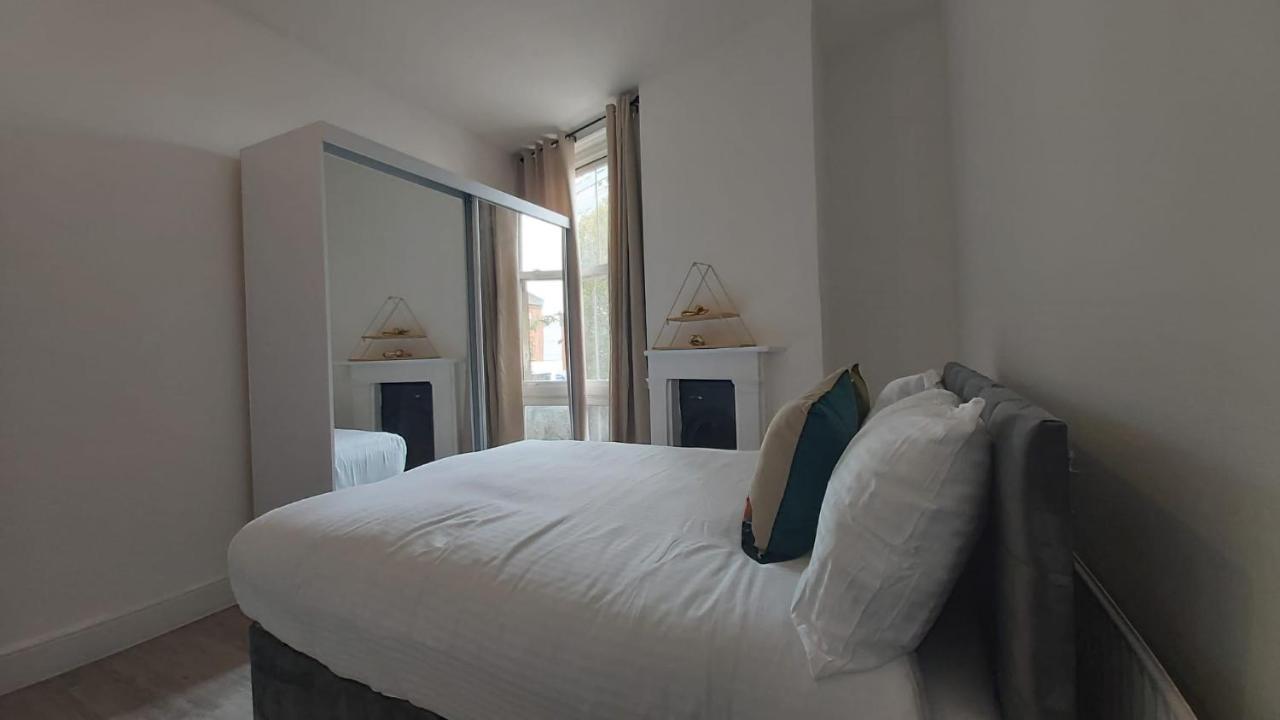 Battersea Park Apartments Londra Esterno foto